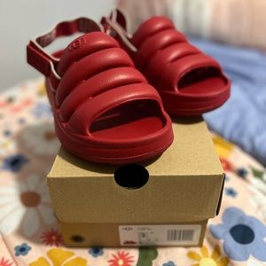 Girl UGG K Sport YEAH Sandals